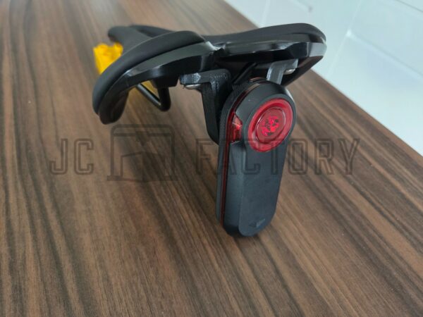 Pour Selle "Selle Italia" : Support Radar (Garmin Varia / Bryton Gardia / Wahoo Tackr Radar / Mangene / iGPSPORT ...)
