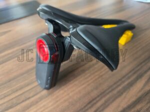 Pour Selle "Selle Italia" : Support Radar (Garmin Varia / Bryton Gardia / Wahoo Tackr Radar / Mangene / iGPSPORT ...)