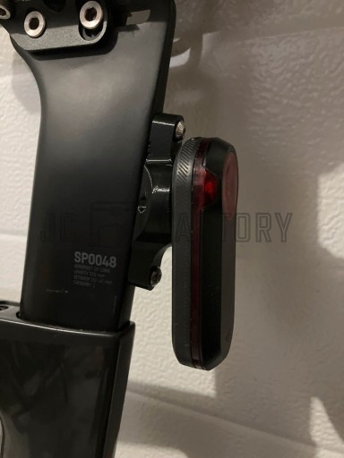 Support Garmin Varia pour tige de selle Canyon Speedmax (S31 SP0048 SP0049)